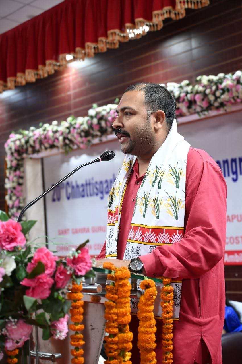 छत्तीसगढ़ राज्य युवा आयोग के अध्यक्ष विश्व विजय सिंह तोमर